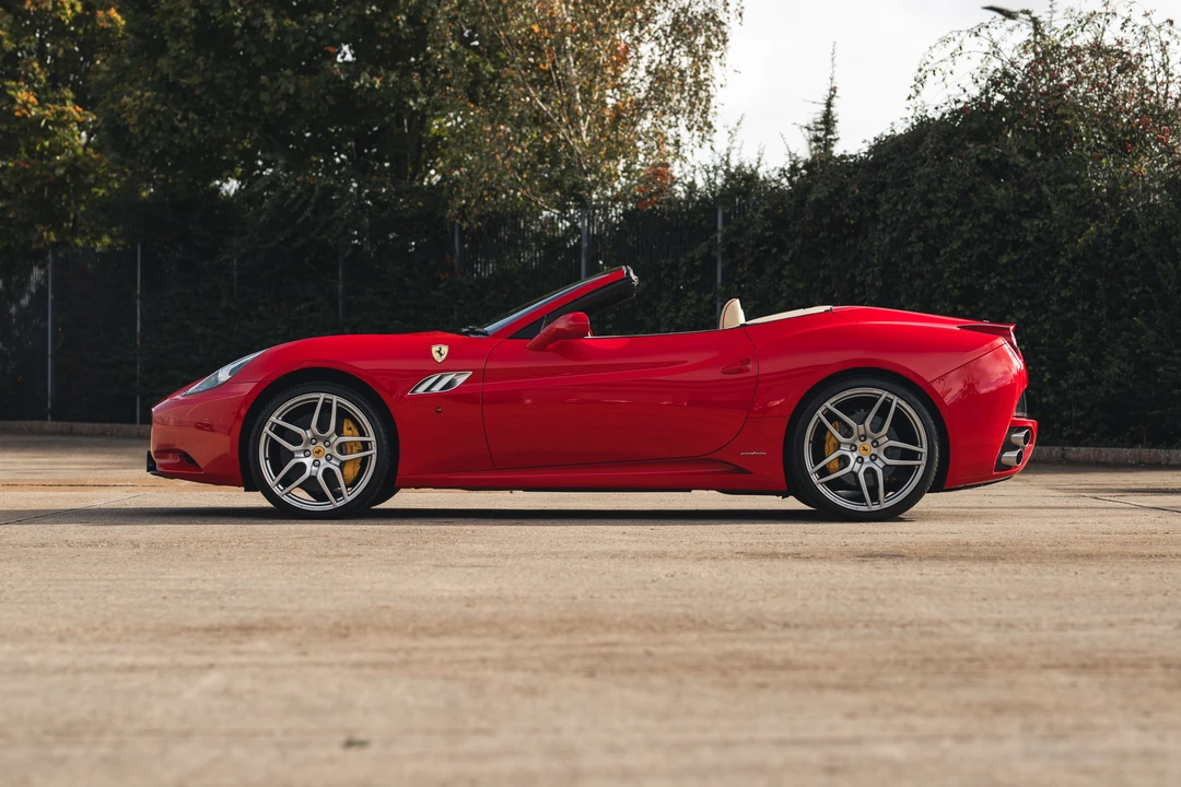 2011 Ferrari California - Image 5 of 31