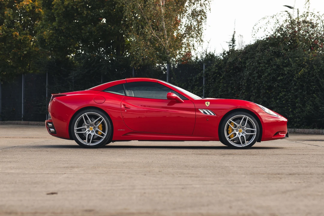 2011 Ferrari California - Image 9 of 31