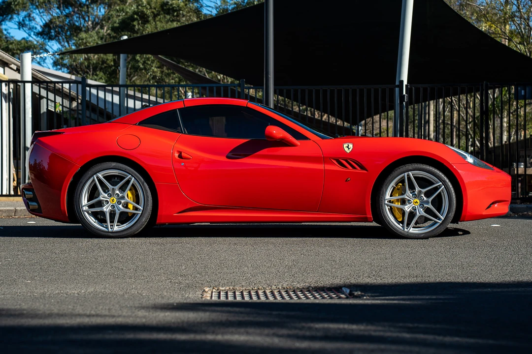 2011 Ferrari California - Image 27 of 31