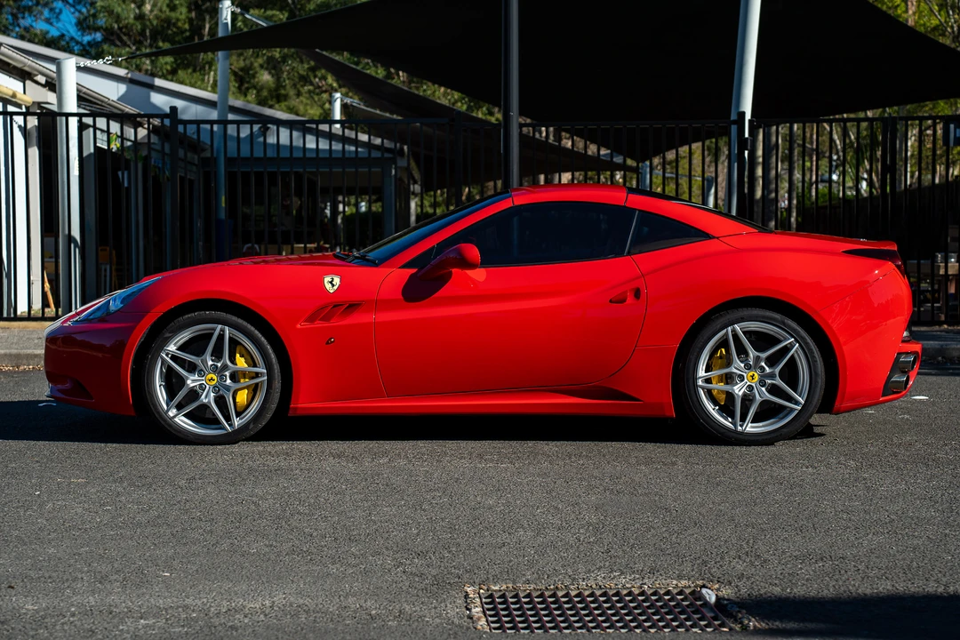 2011 Ferrari California - Image 15 of 31