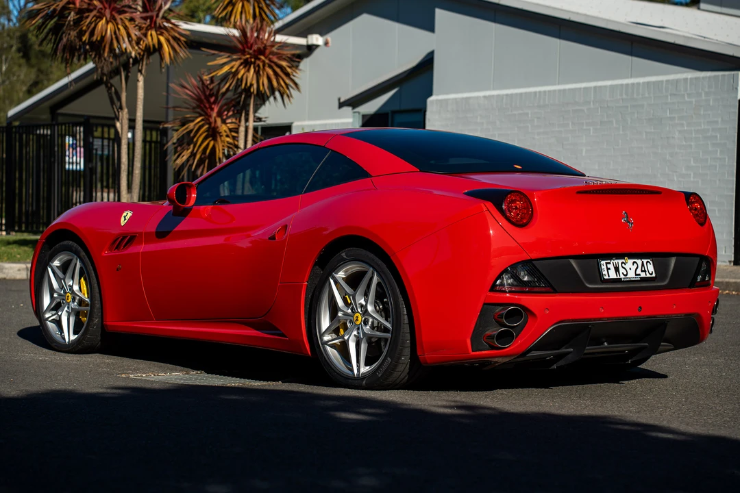 2011 Ferrari California - Image 14 of 31