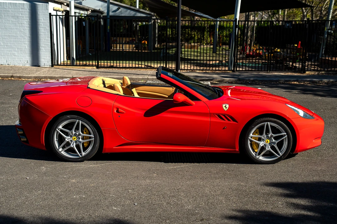 2011 Ferrari California - Image 4 of 31