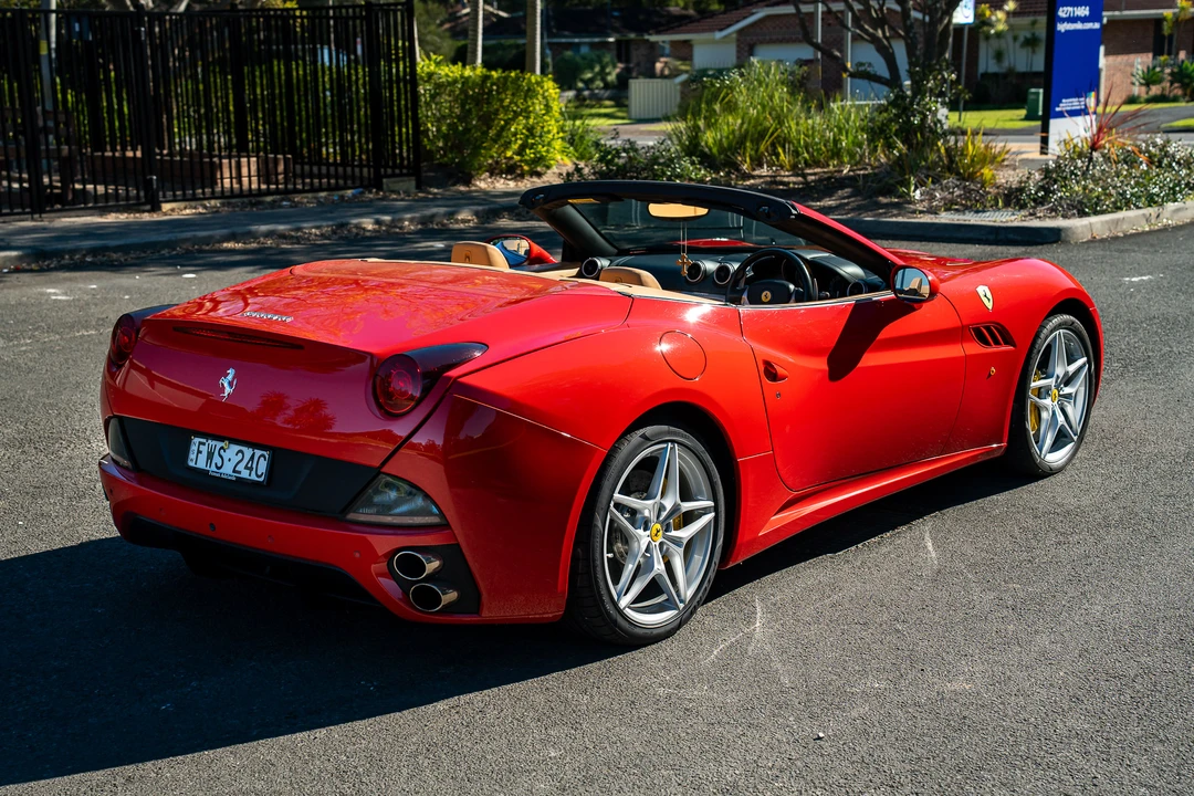 2011 Ferrari California - Image 5 of 31