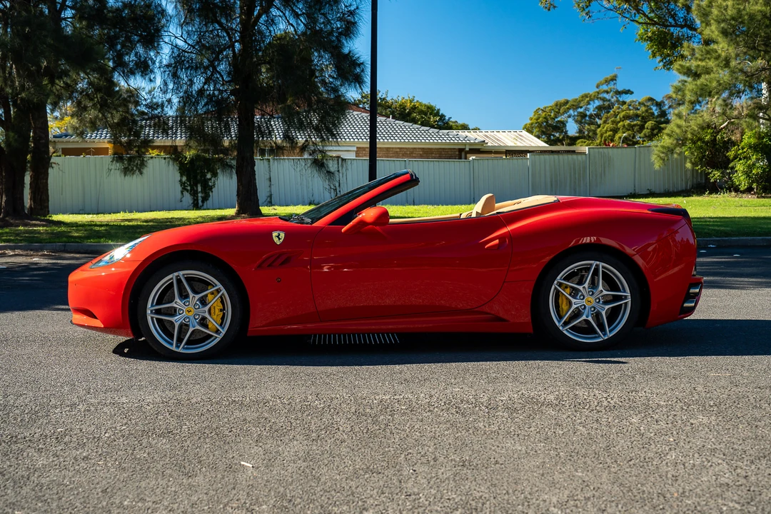 2011 Ferrari California - Image 7 of 31