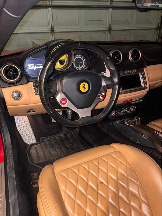 2011 Ferrari California - Image 8 of 10