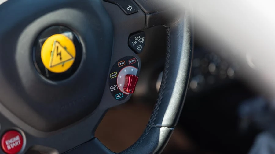 2011 Ferrari LaFerrari - Image 27 of 31