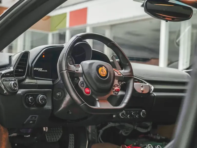 2011 Ferrari LaFerrari - Image 29 of 31