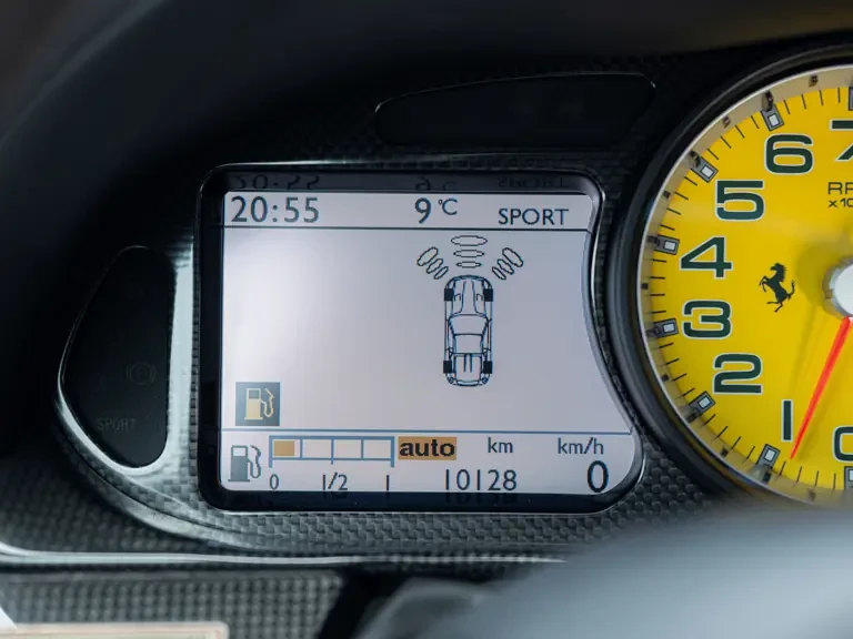 2011 Ferrari - Image 11 of 31