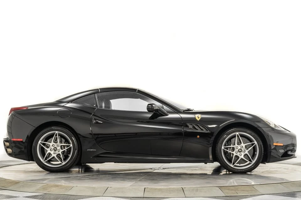 2011 Ferrari California - Image 3 of 6