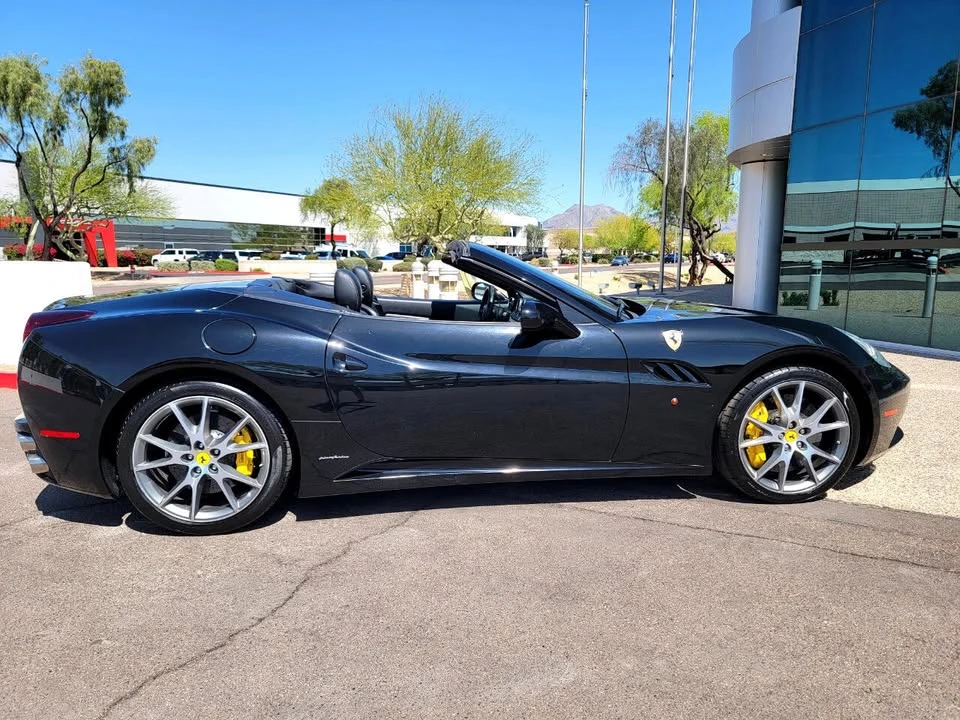 2011 Ferrari California - Image 11 of 17