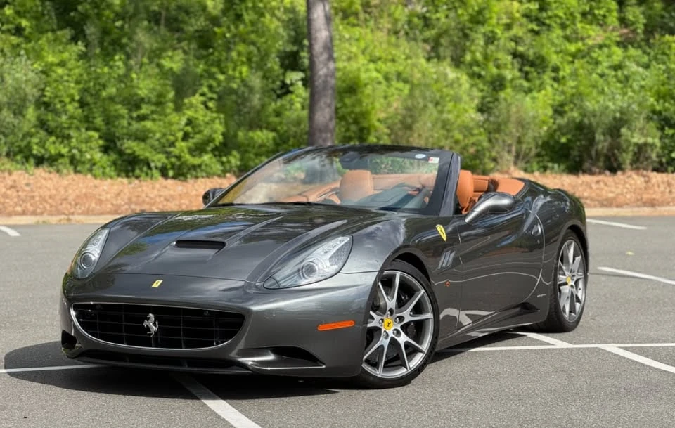 2011 Ferrari California - Image 2 of 14