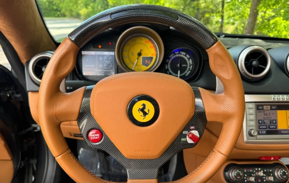 2011 Ferrari California - Image 9 of 14