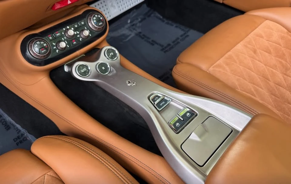 2011 Ferrari California - Image 10 of 14