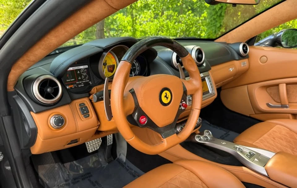 2011 Ferrari California - Image 8 of 14
