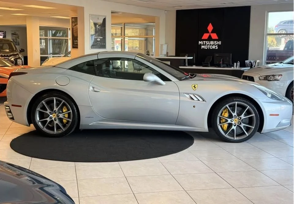 2011 Ferrari California - Image 3 of 17