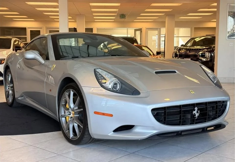 2011 Ferrari California - Image 2 of 17