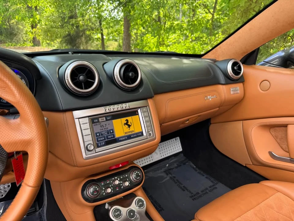 2011 Ferrari California - Image 15 of 20