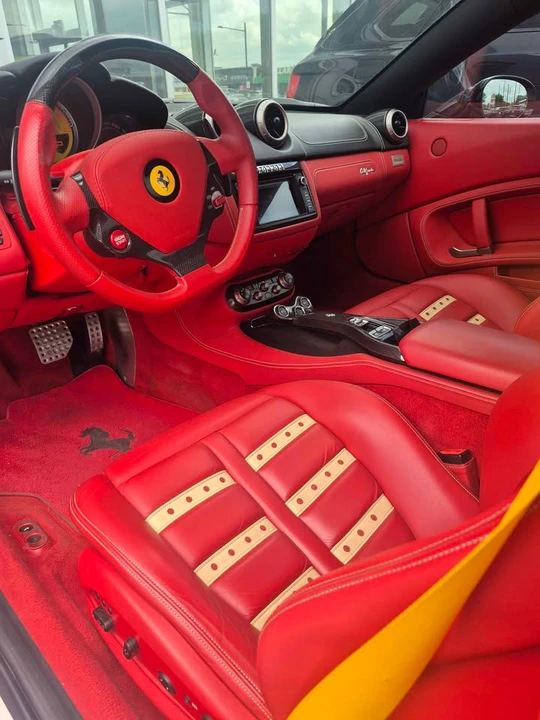 2011 Ferrari California - Image 13 of 16