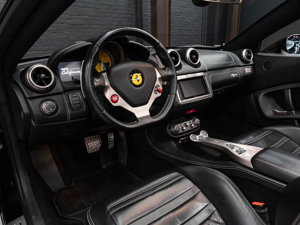 2011 Ferrari California - Image 2 of 9