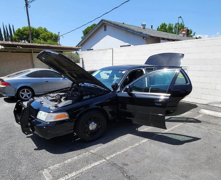 2011 Ford Crown Victoria - Image 2 of 5