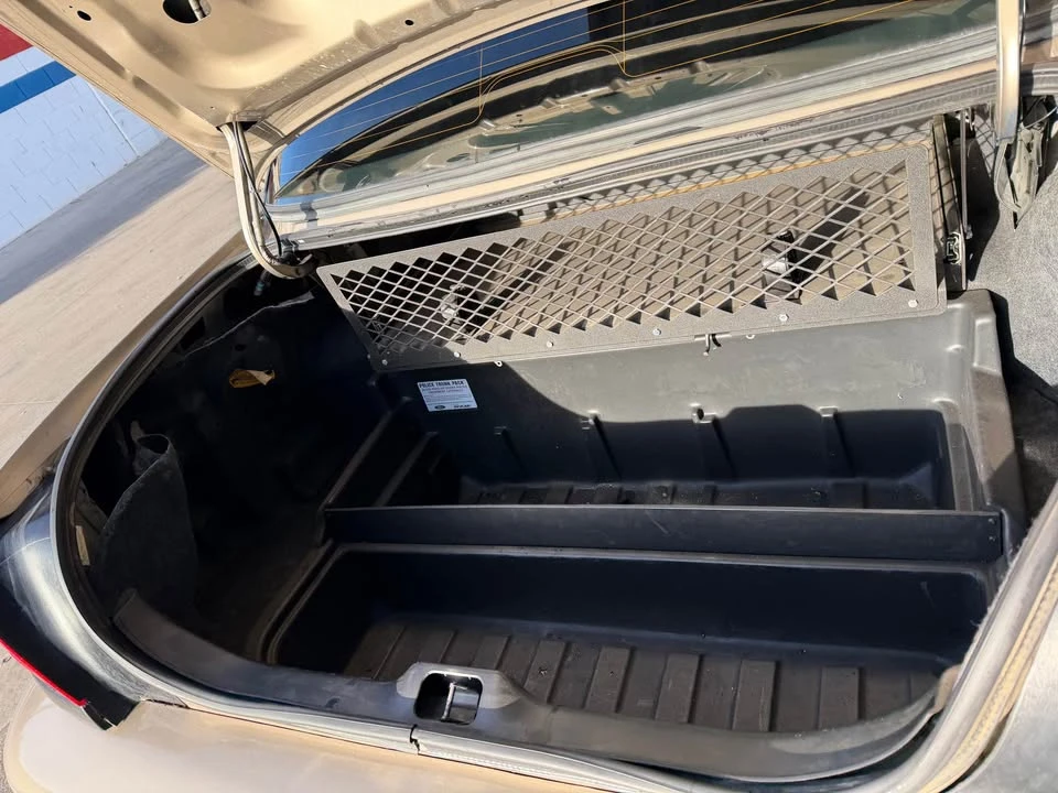 2011 Ford Crown Victoria - Image 2 of 7