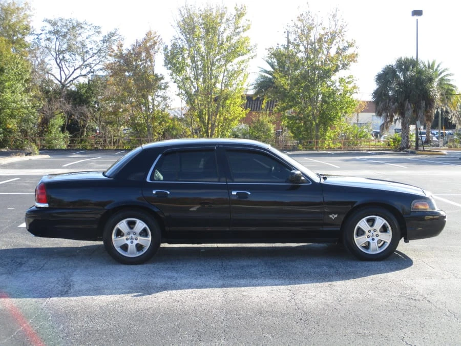 2011 Ford Crown Victoria - Image 8 of 9