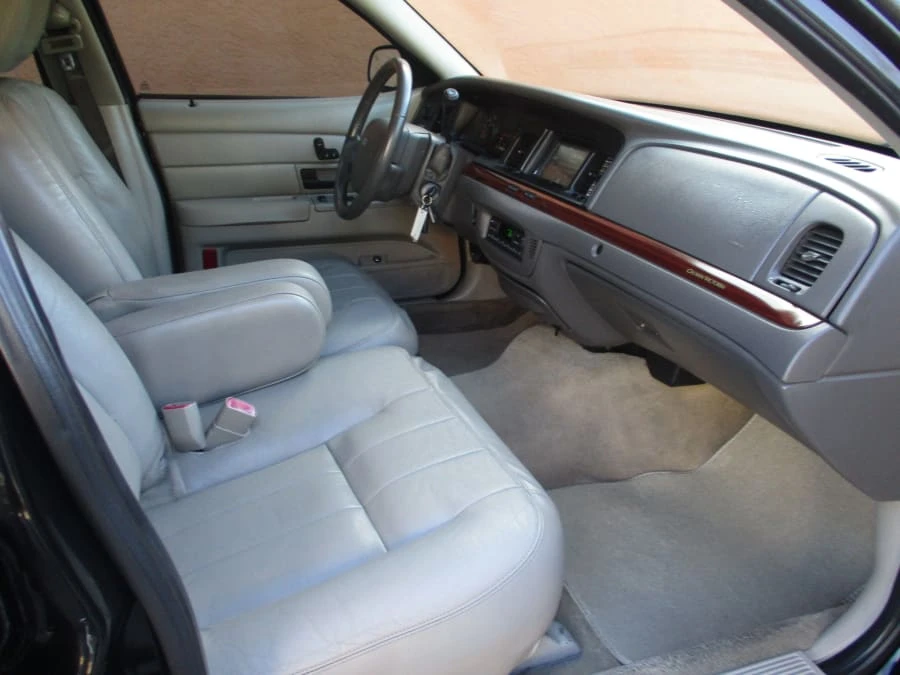 2011 Ford Crown Victoria - Image 5 of 9