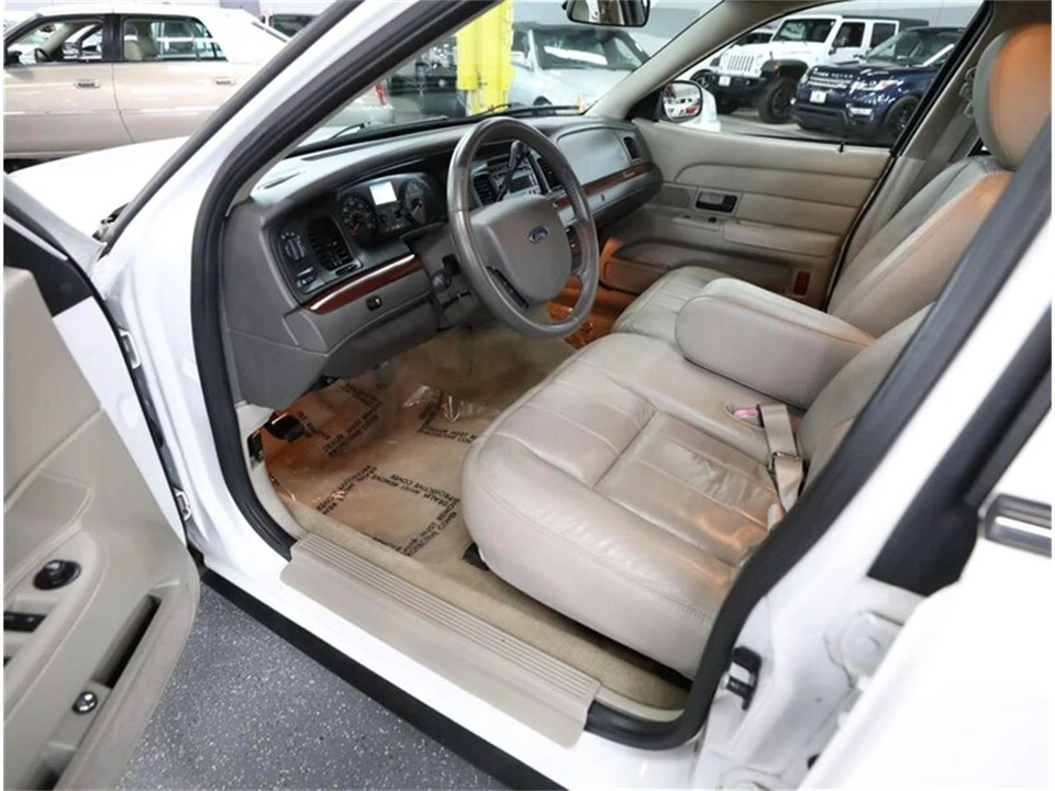 2011 Ford Crown Victoria - Image 27 of 31