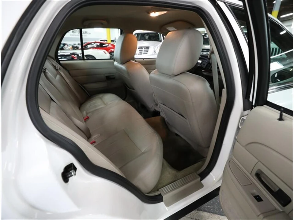 2011 Ford Crown Victoria - Image 19 of 31