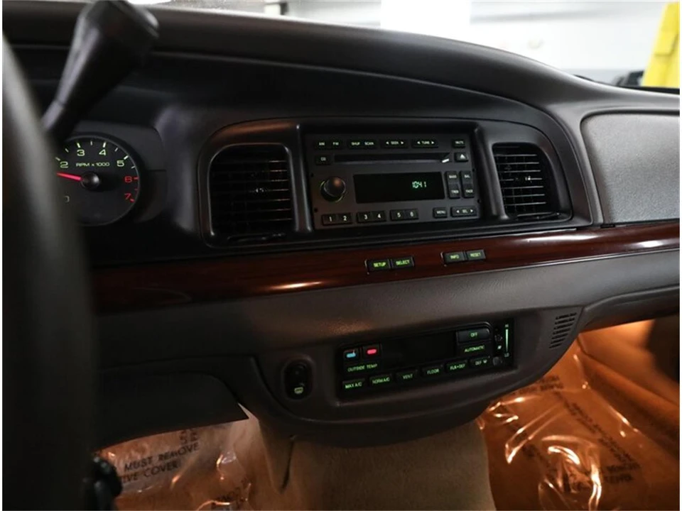 2011 Ford Crown Victoria - Image 29 of 31