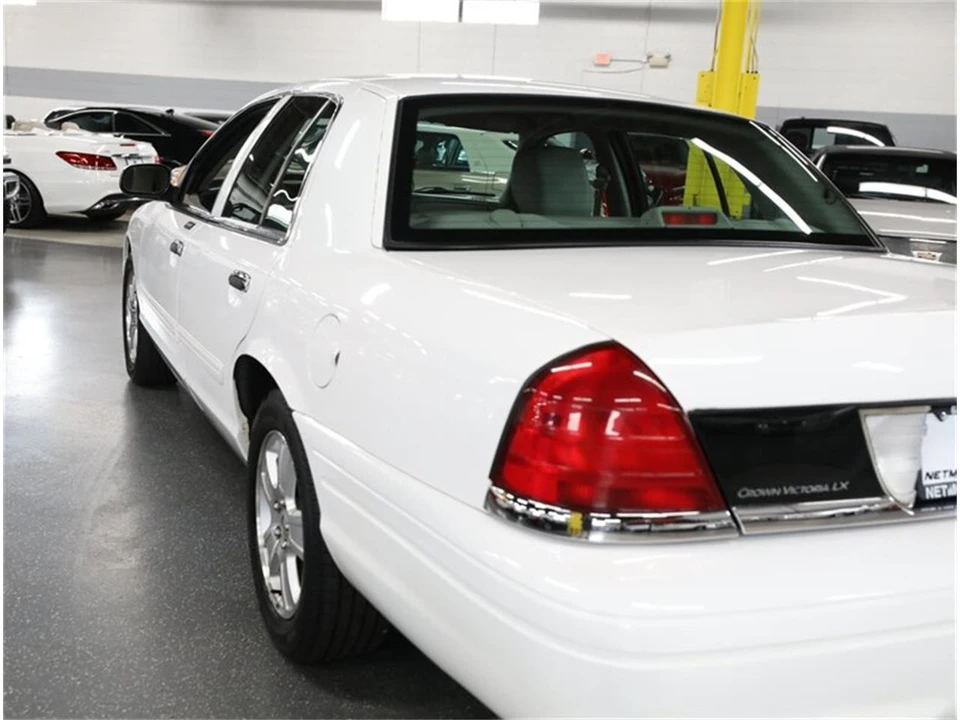 2011 Ford Crown Victoria - Image 13 of 31