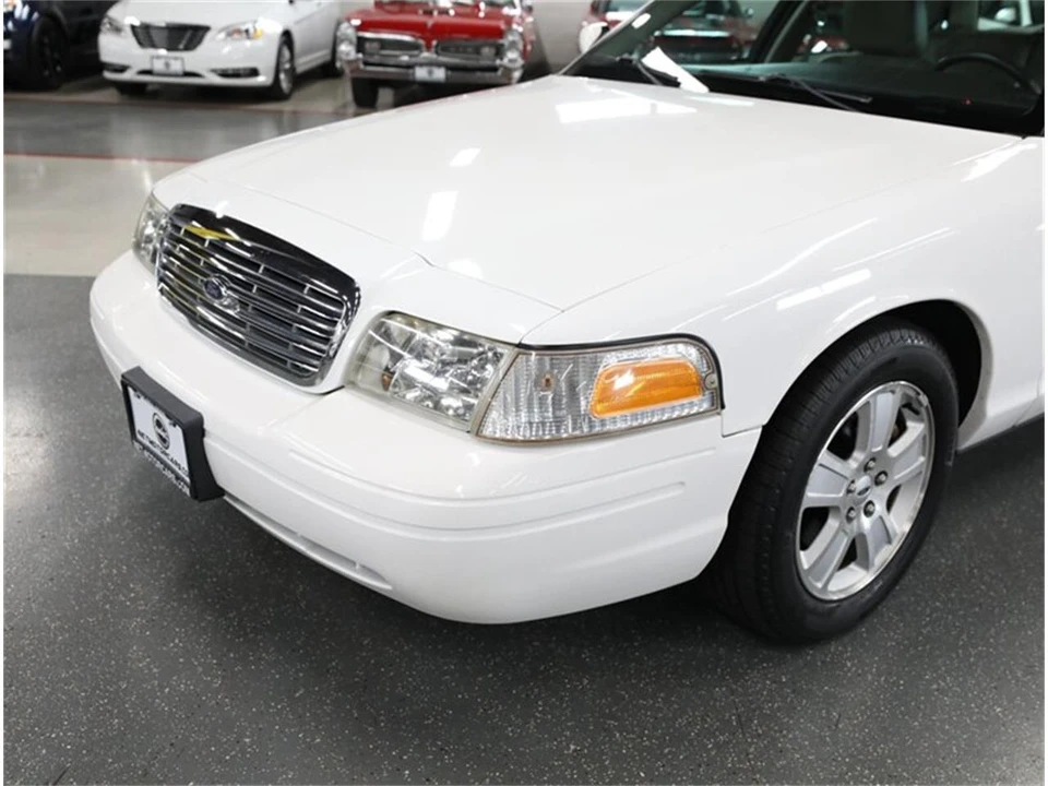 2011 Ford Crown Victoria - Image 3 of 31