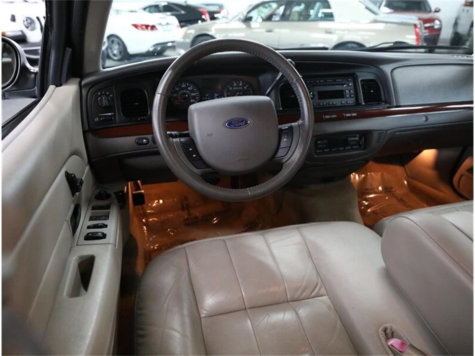 2011 Ford Crown Victoria - Image 25 of 31