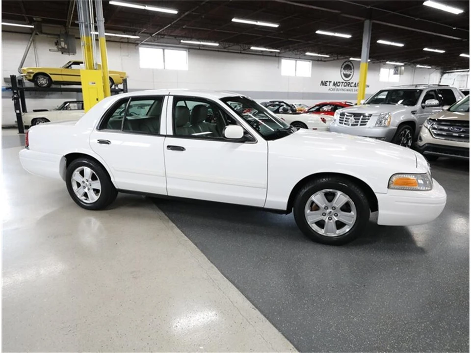 2011 Ford Crown Victoria - Image 8 of 31