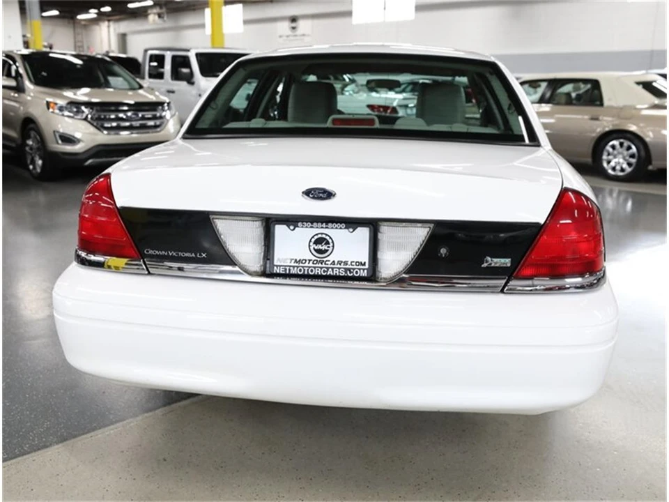 2011 Ford Crown Victoria - Image 10 of 31