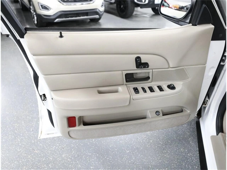 2011 Ford Crown Victoria - Image 26 of 31