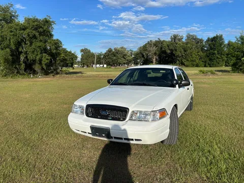 2011 Ford Crown Victoria - Image 2 of 10