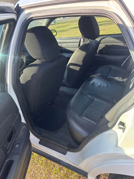 2011 Ford Crown Victoria - Image 7 of 10