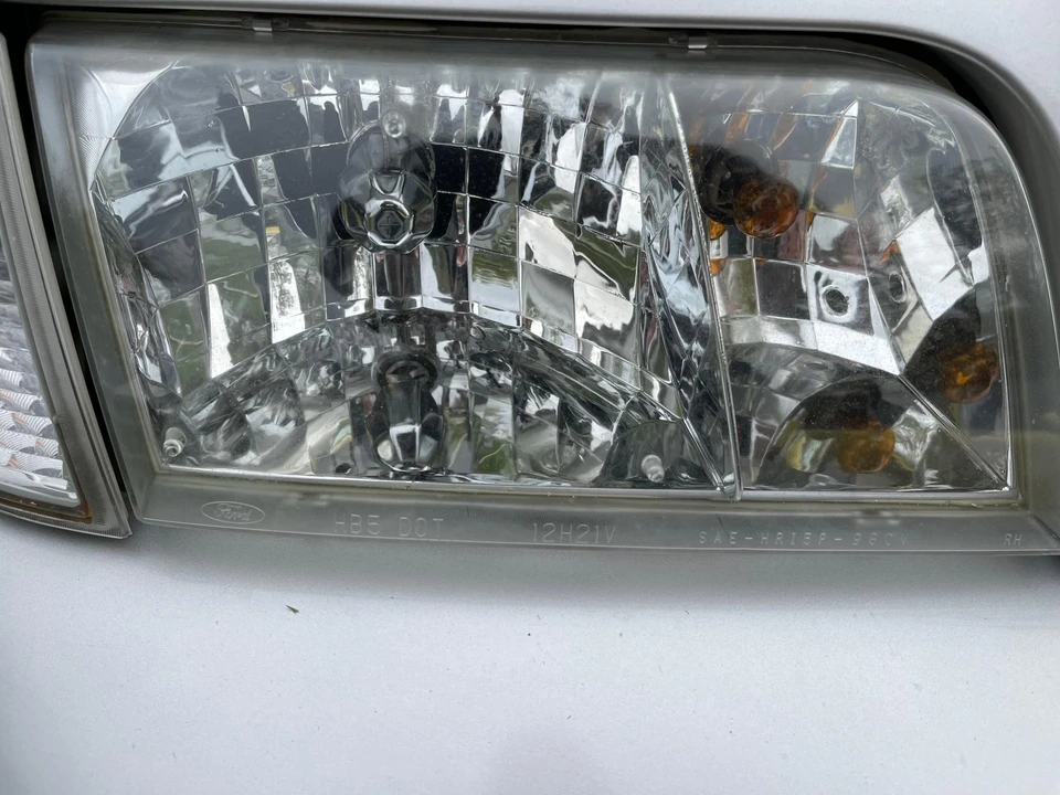 2011 Ford Crown Victoria - Image 19 of 31