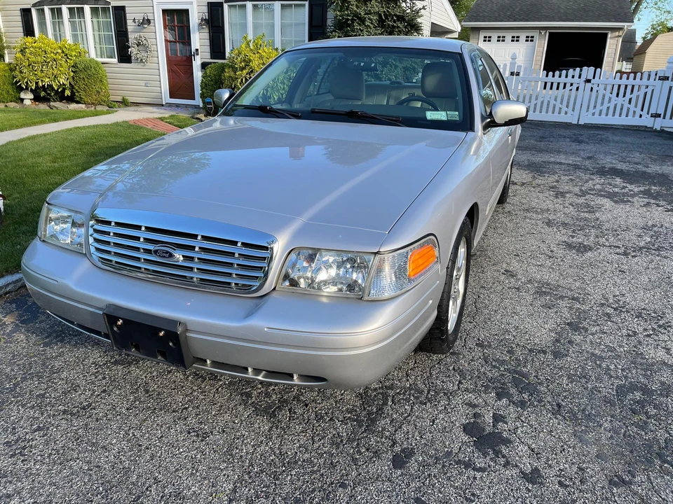 2011 Ford Crown Victoria - Image 7 of 31