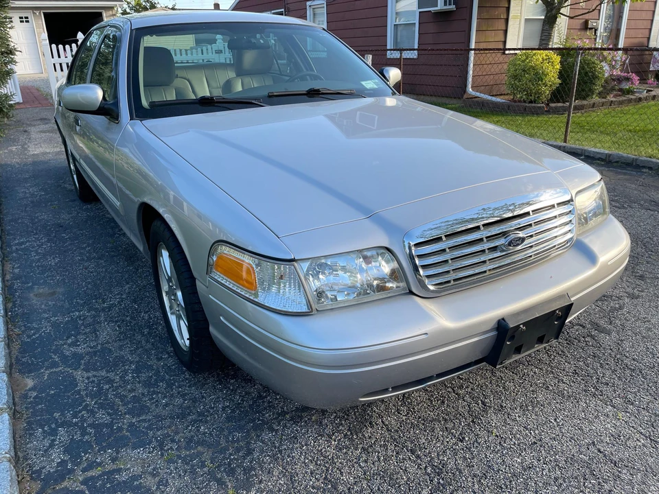2011 Ford Crown Victoria - Image 14 of 31