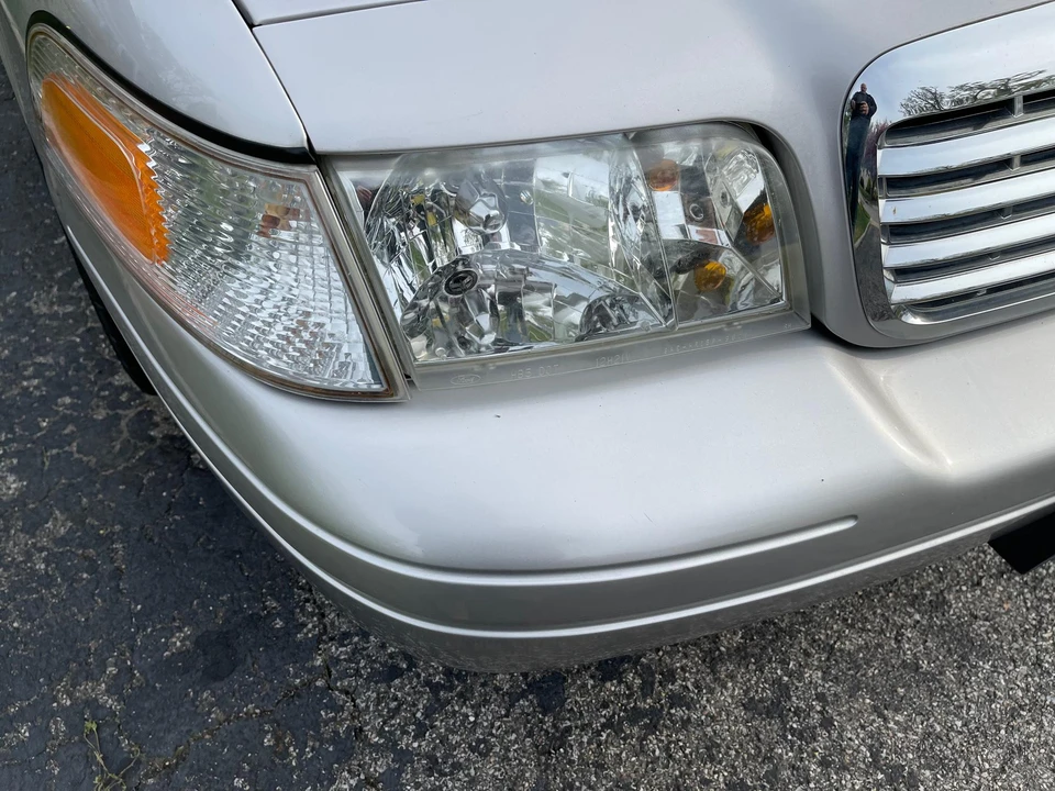 2011 Ford Crown Victoria - Image 17 of 31