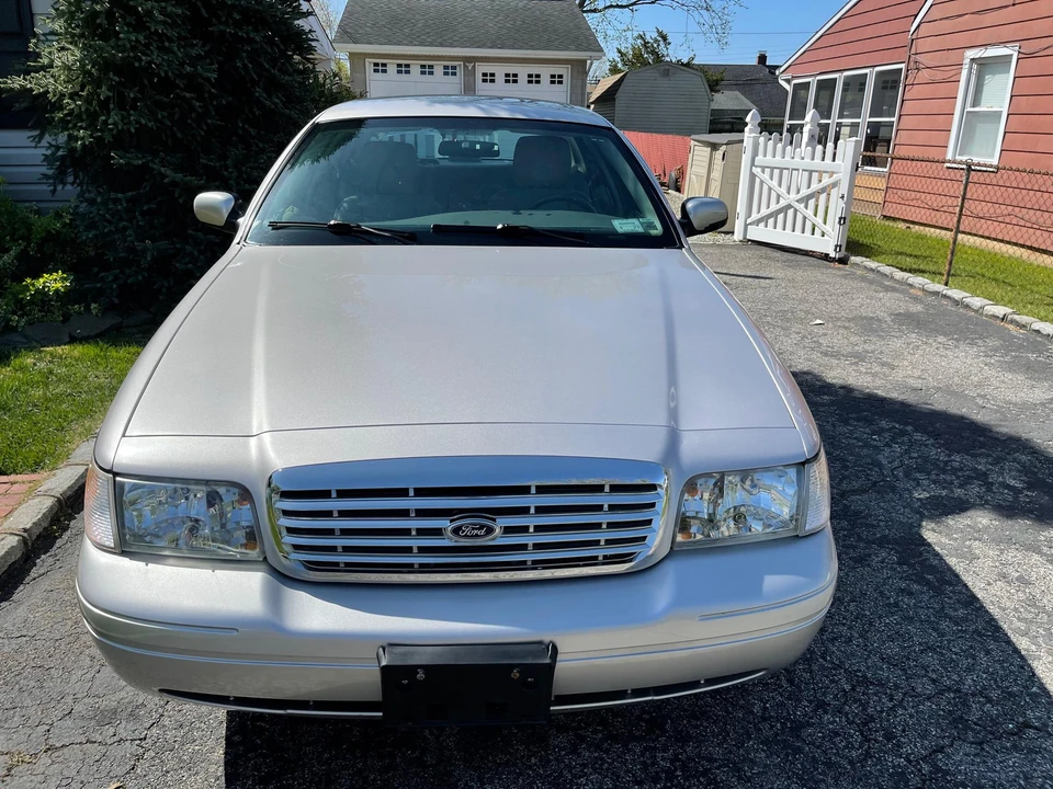 2011 Ford Crown Victoria - Image 6 of 31