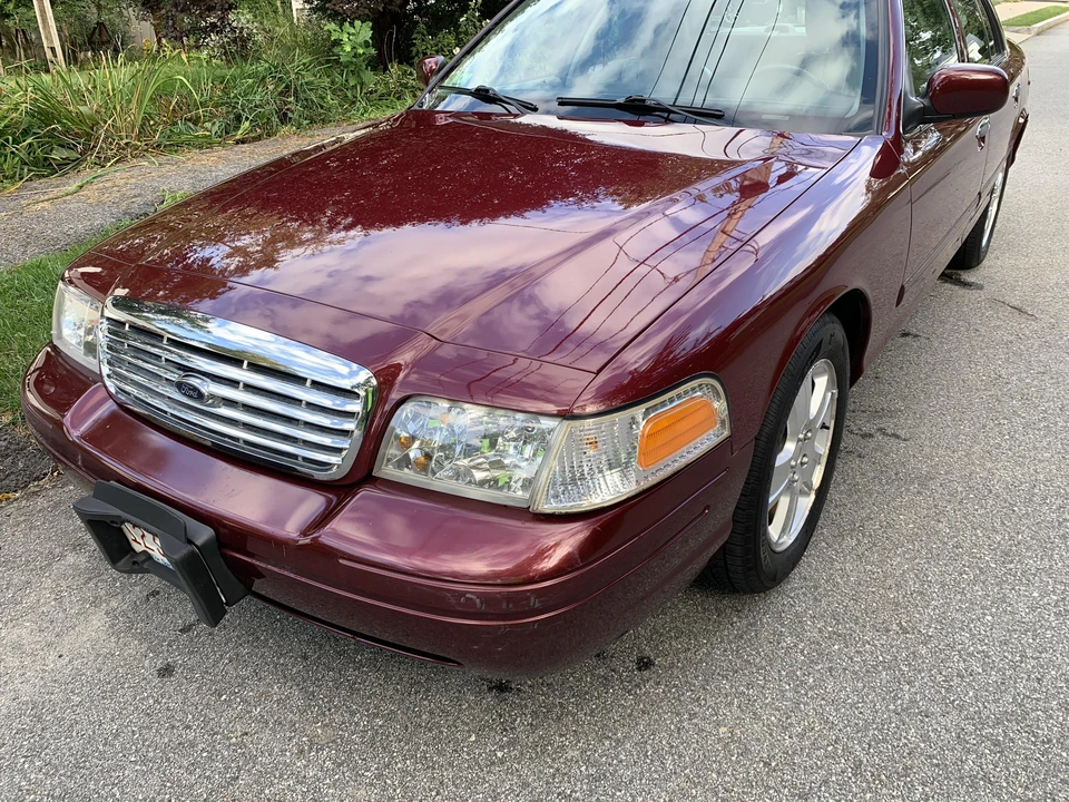 2011 Ford Crown Victoria - Image 17 of 31