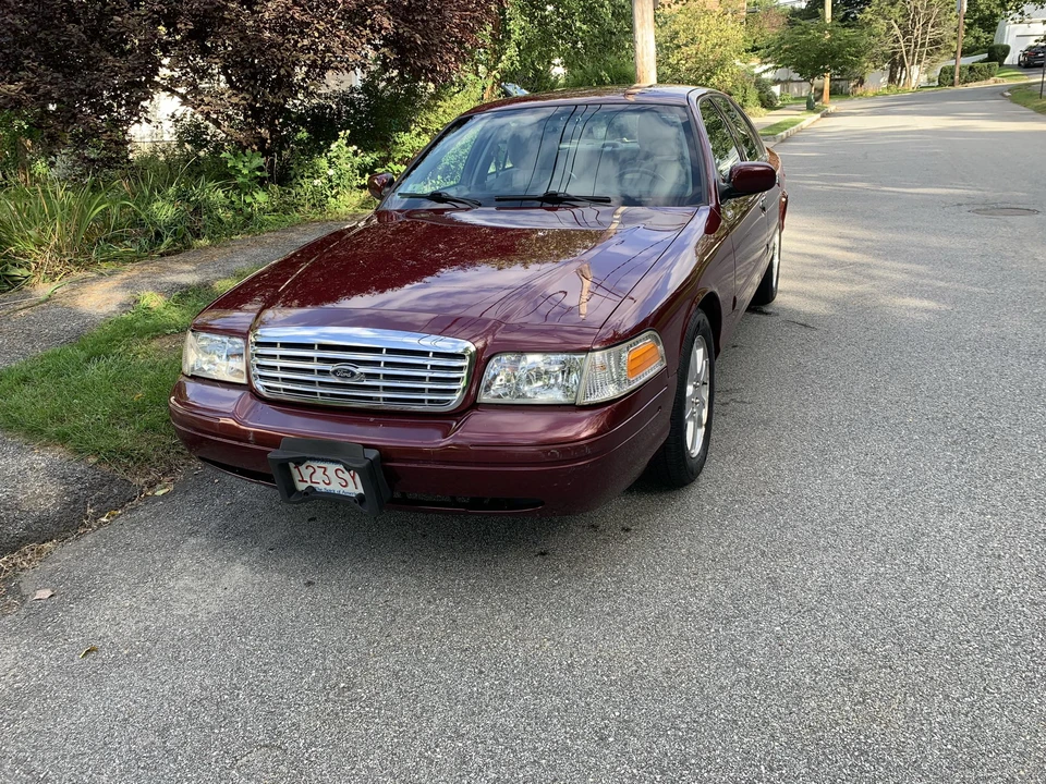 2011 Ford Crown Victoria - Image 6 of 31