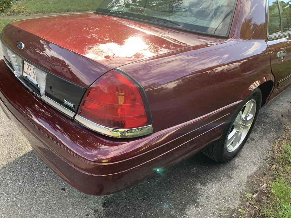 2011 Ford Crown Victoria - Image 26 of 31