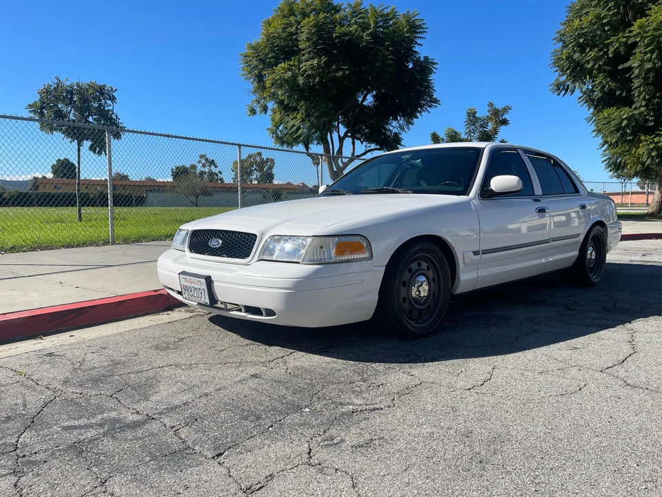 2011 Ford Crown Victoria - Image 6 of 31
