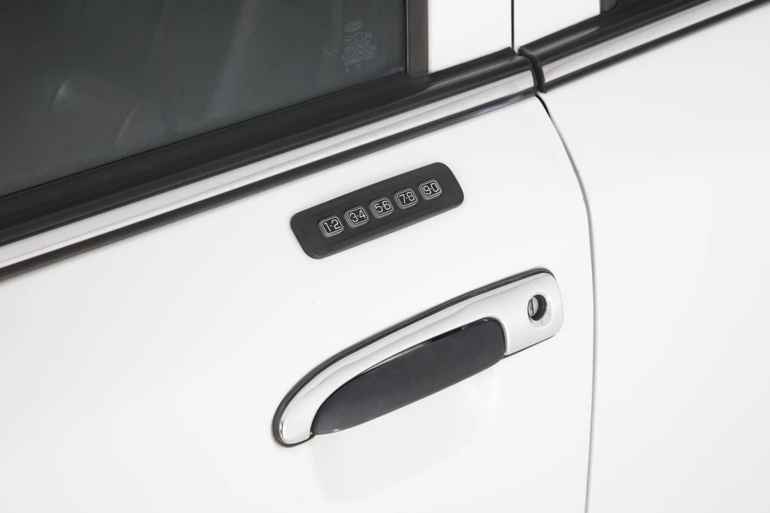 2011 Ford Crown Victoria - Image 12 of 31