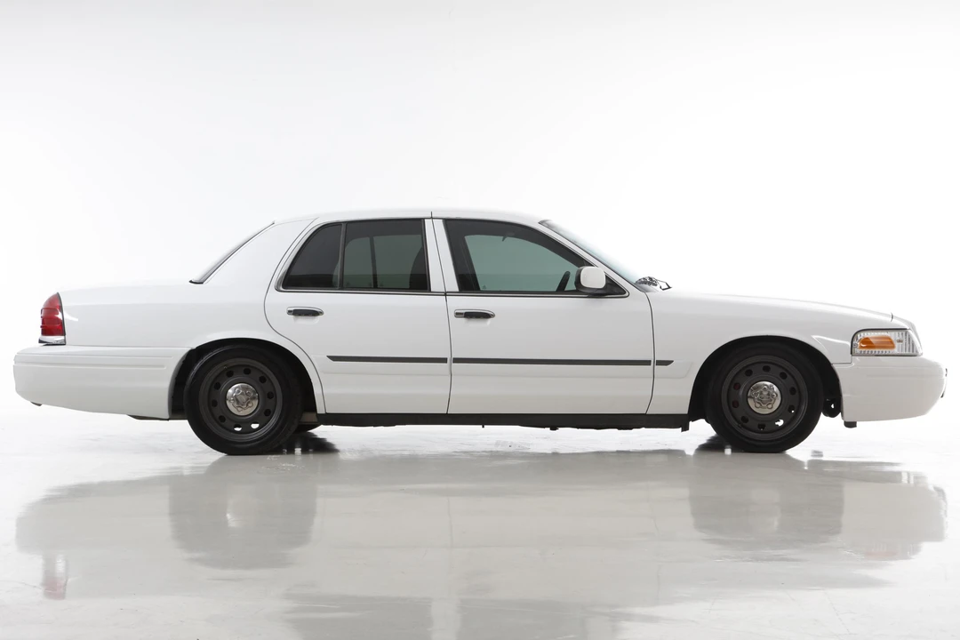 2011 Ford Crown Victoria - Image 3 of 31