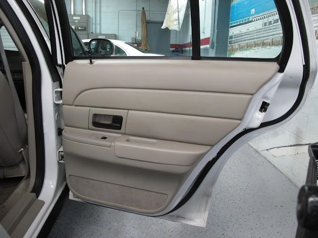 2011 Ford Crown Victoria - Image 19 of 21